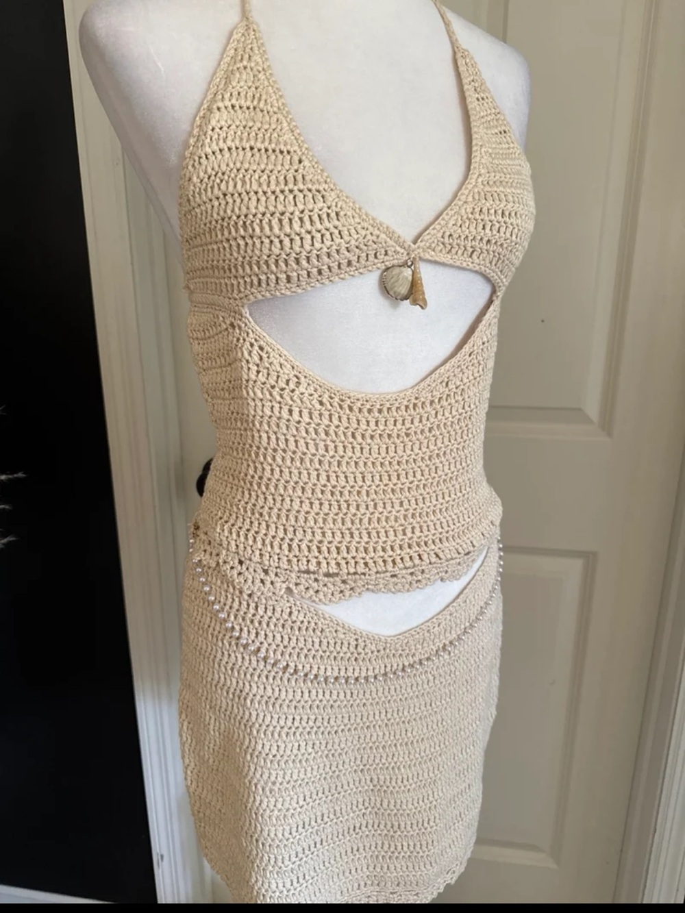 OUTCAST ROKI MINI DRESS SAND 
size Large/XL - Picture 8 of 12